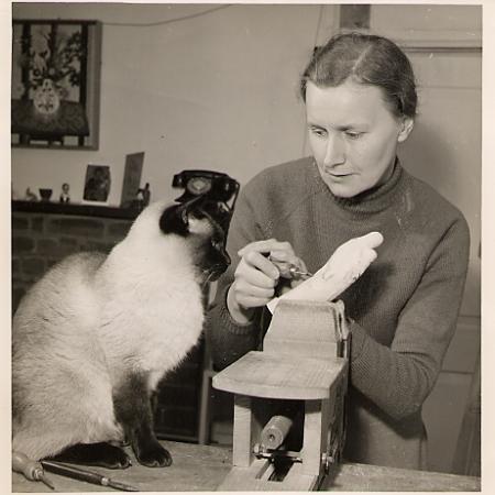 Rose Gwynneth Holt FRBS 